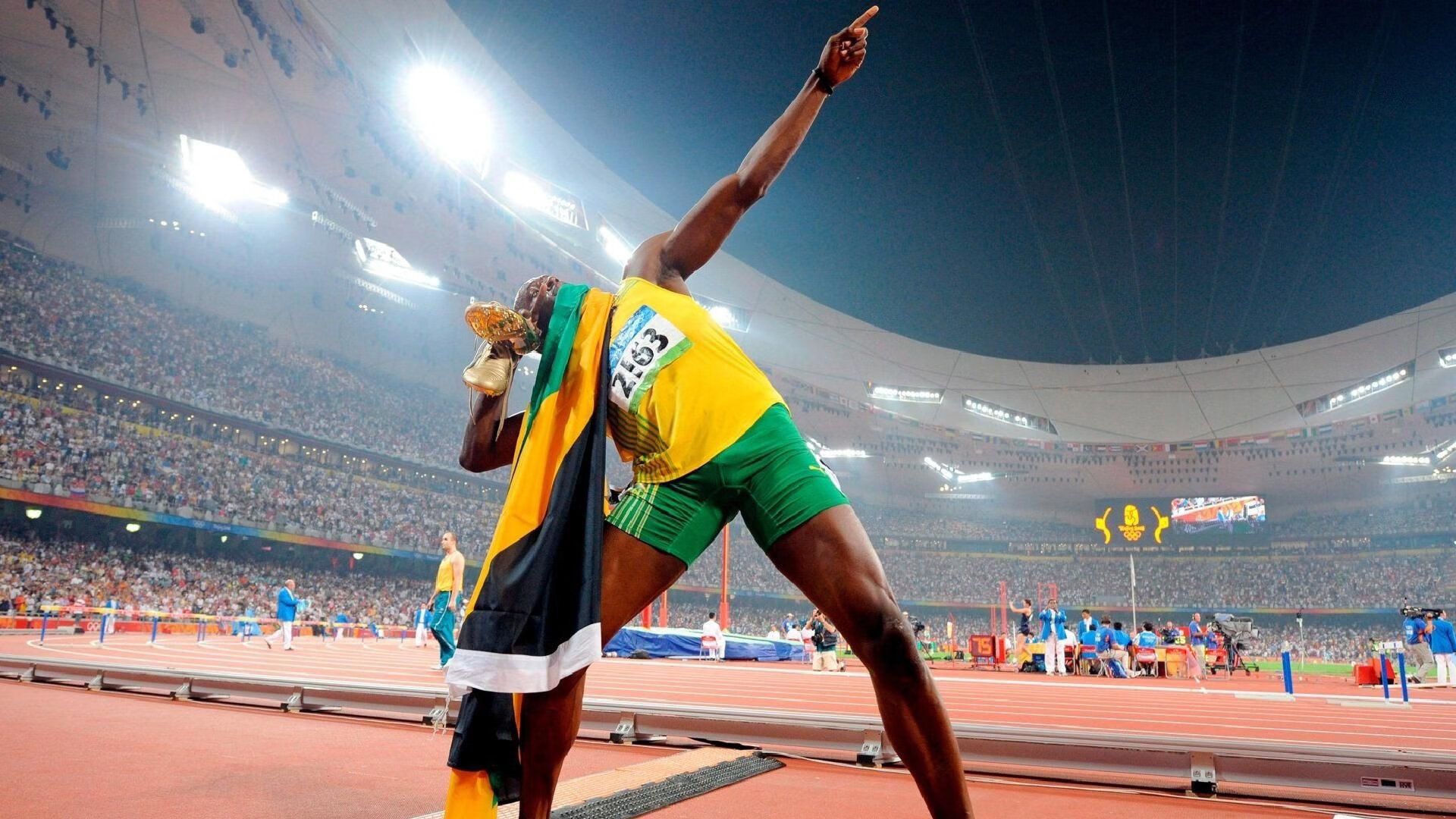 开云体育网址-中超球队奋力争胜，目标冲击联赛前列，中超各队投入