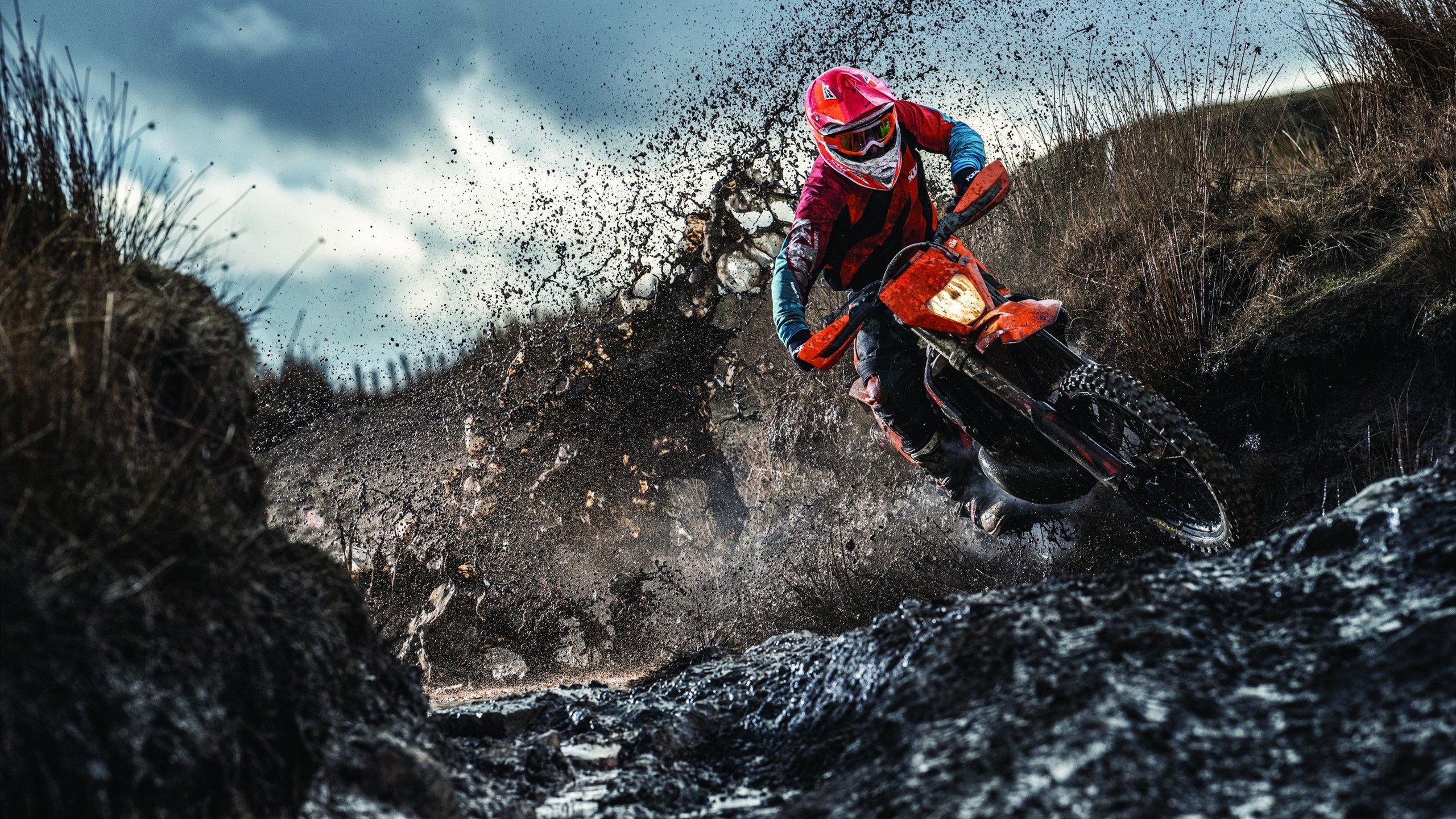 开云体育娱乐-曼联欧联杯晋级八强，霍伊伦德双响发威，曼联欧联杯集锦